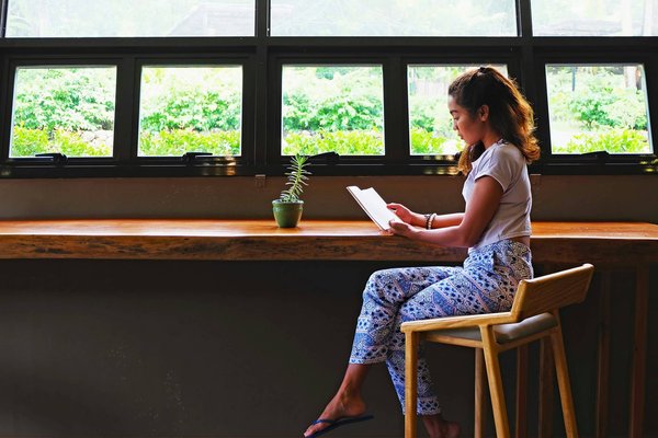 Comment intégrer des éléments de la mode baroque dans une garde-robe moderne ?